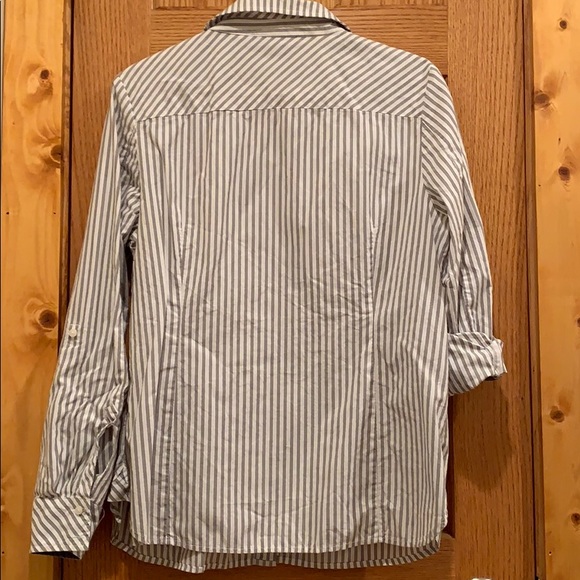 Tommy Hilfiger Large striped women’s button down - Picture 8 of 8